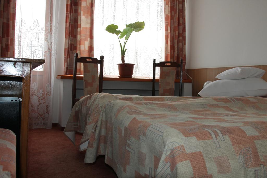 Hotel Zimbru Câmpulung Moldovenesc Quarto foto